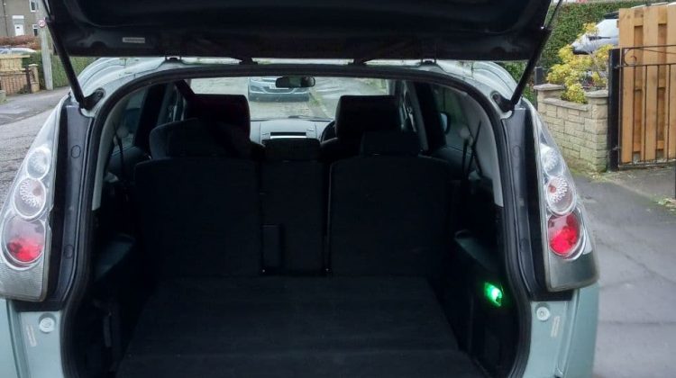 Mazda5, 7 Seater Van