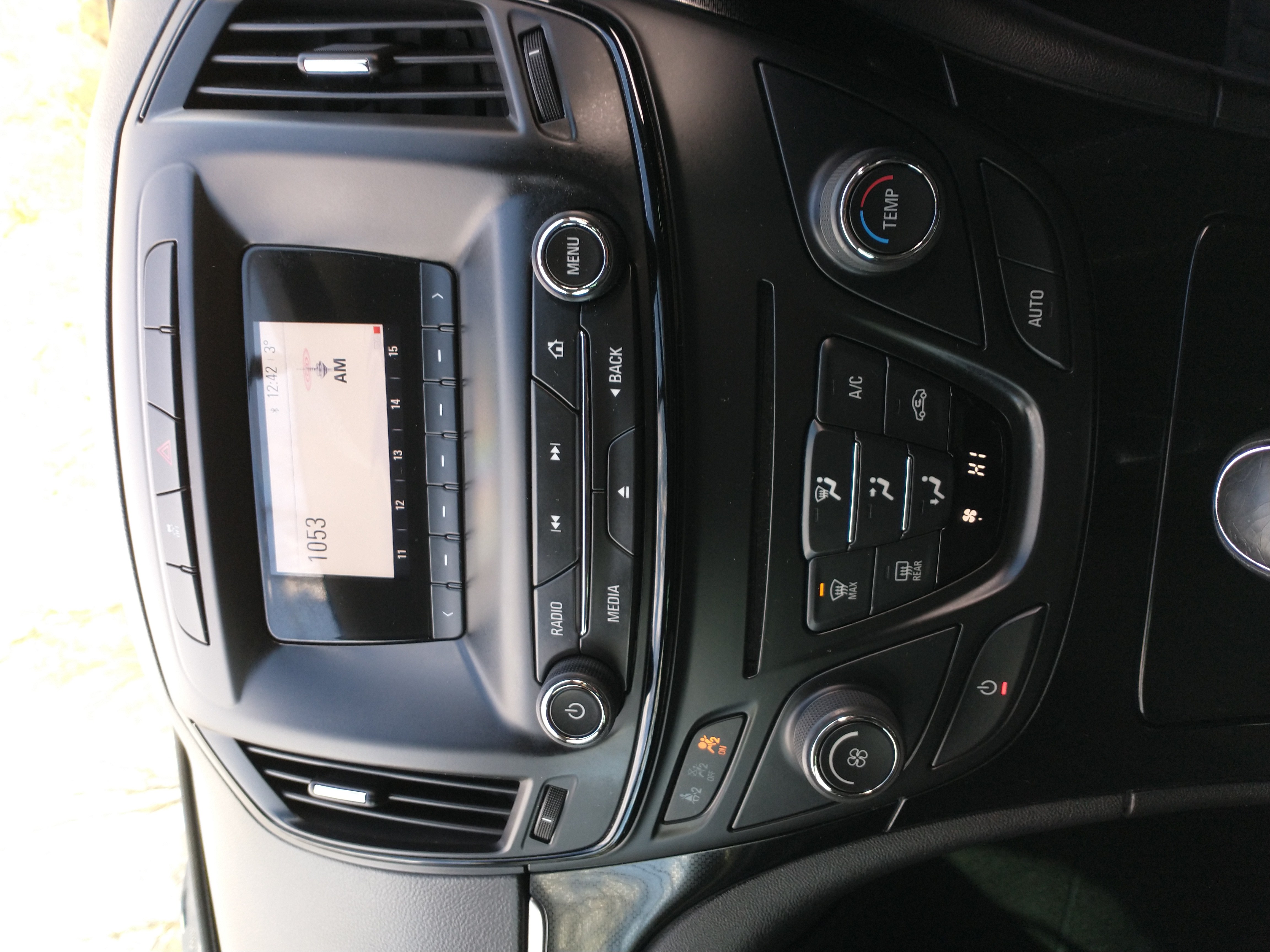 15 plate Vauxhall Insignia 2.0 CDTI 163 SRI 5dr Auto