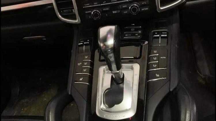 Porsche Cayenne Jet Black with Panaromic sunroof