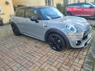 Mini Cooper 1.5 with JCWS package and min excitement pack, panoramic sunroof