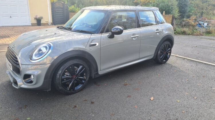 Mini Cooper 1.5 with JCWS package and min excitement pack, panoramic sunroof