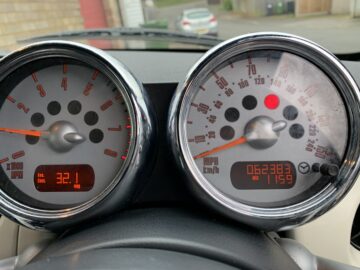 MINI COOPER CONVERTIBLE 1.6