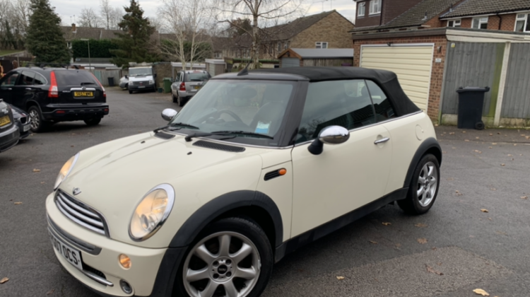 MINI COOPER CONVERTIBLE 1.6
