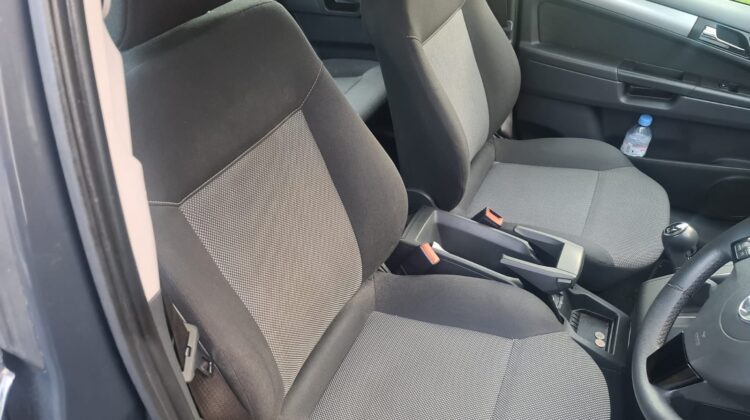 2013 Vauxhall Zafira Mot till Oct 2023 perfect engine smooth drive.