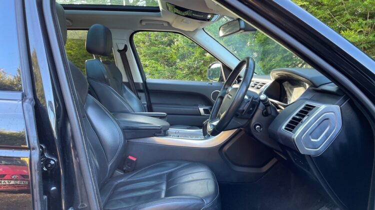 **Range Rover Sport HSE**