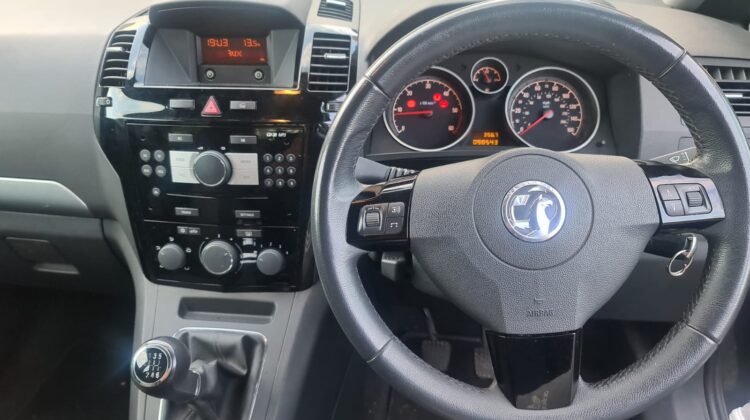 2013 Vauxhall Zafira Mot till Oct 2023 perfect engine smooth drive.