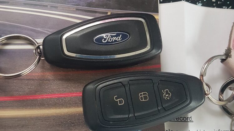 Automatic Ford Fiesta, 2016 (16), 28,300 miles