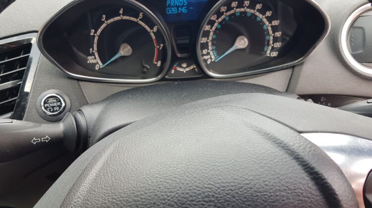 Automatic Ford Fiesta, 2016 (16), 28,300 miles