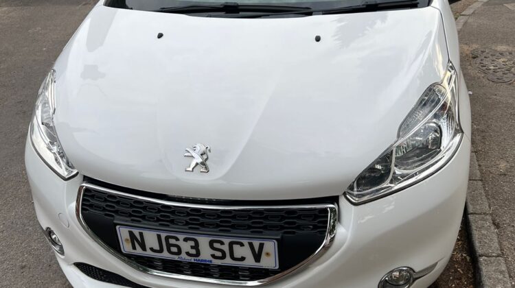 Peugeot 208 1.0 VTi Active White 2013 (63)