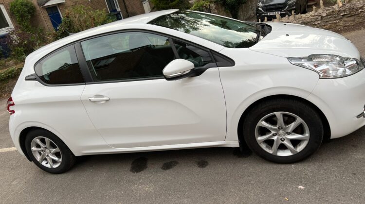 Peugeot 208 1.0 VTi Active White 2013 (63)