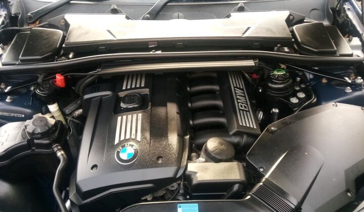 BMW 325i Coupe 2007 Excellent condition inside & out