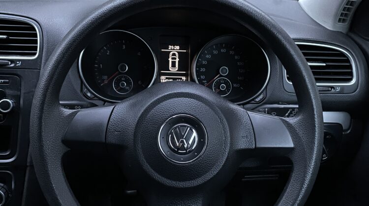 Volkswagen, GOLF, Hatchback, 2010, Manual, 1598 (cc), 3 doors