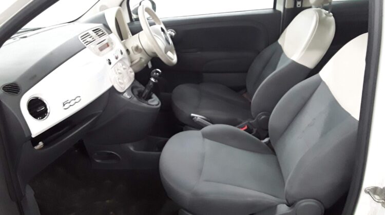 FIAT 500 POP. 2009 76700 Miles, New Tyres with Alloy wheels, Sunroof. New MOT 2024.