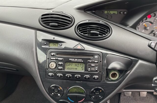 2002 FORD FOCUS