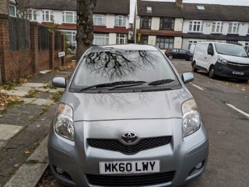 Selling TOYOTA Yaris