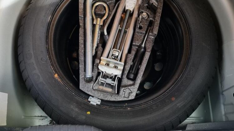 VW Polo Automatic 1.4 Match, Silver 5 Door – for sale