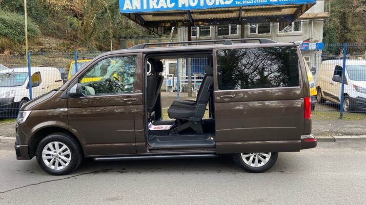 VW TRANSPORTER SHUTTLE SWB – DSG AUTO 2.0 TDI 150 BHP -1 OWNER – A/C