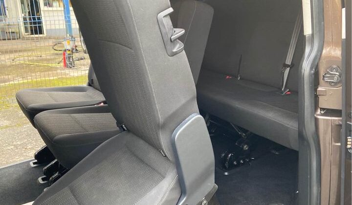 VW TRANSPORTER SHUTTLE SWB – DSG AUTO 2.0 TDI 150 BHP -1 OWNER – A/C