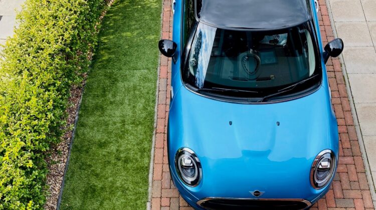 Mini, HATCHBACK, 2018, Automatic, Petrol, 1499cc, 3 doors, Reverse Camera with Parking Sensors