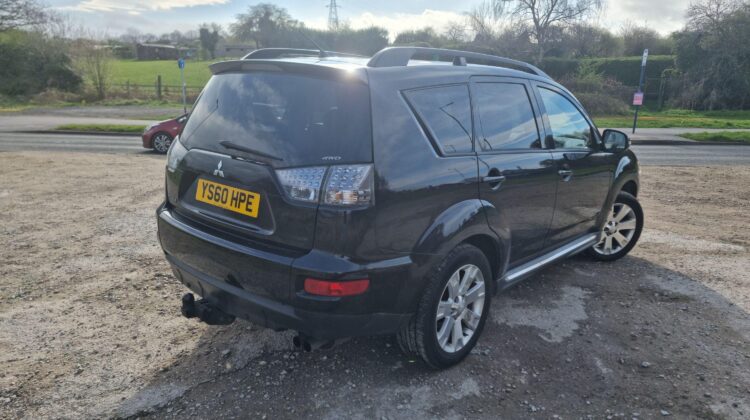 Mitsubishi Outlander 2011 (60 plate) Black – Great Family Car