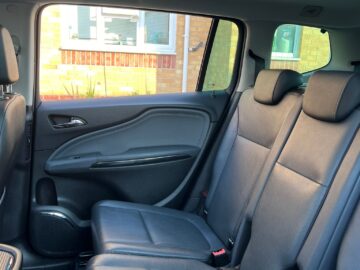 Zafira Tourer – Pristine Condition