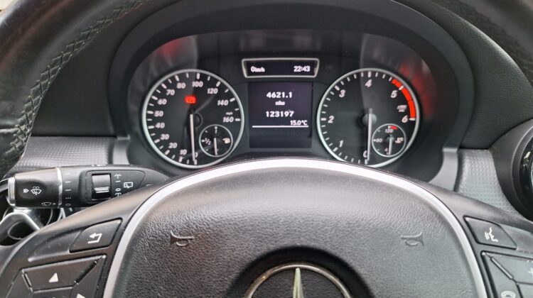 (Selling My Mercedes A class)