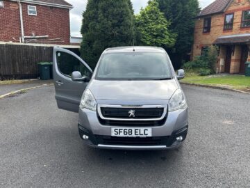Peugeot Partner WAV Wheelchair Accessible Vehicle, 5 Seats, Auto