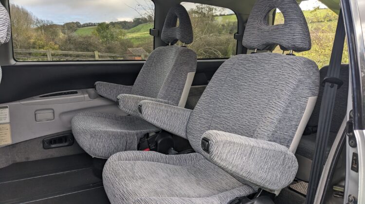 Mitsubishi Delica Spacegear 2003 Automatic Petrol 4×4