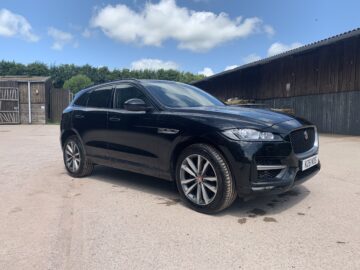 2016 Jaguar F-Pace R Sport