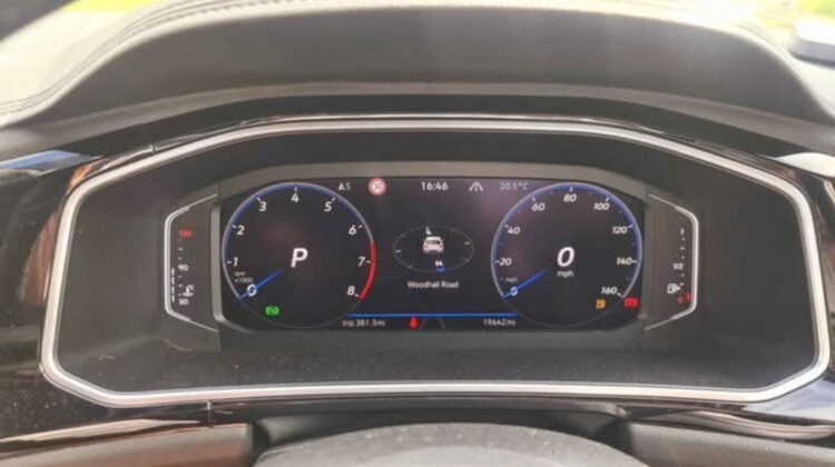 Volkswagen, T-ROC, Hatchback, 2022, Semi-Auto, 1498 (cc), 5 doors