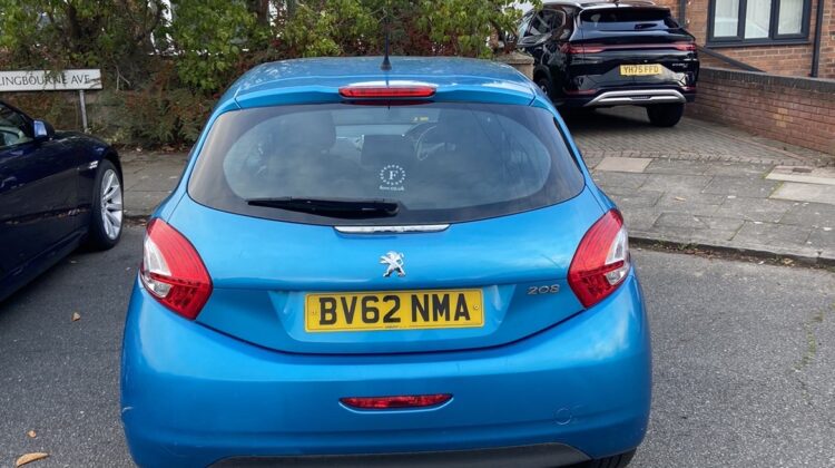 Peugeot 208