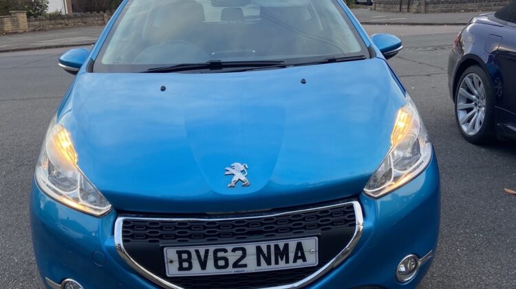 Peugeot 208
