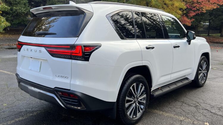 Neatly 2022 Lexus LX 600 Premium