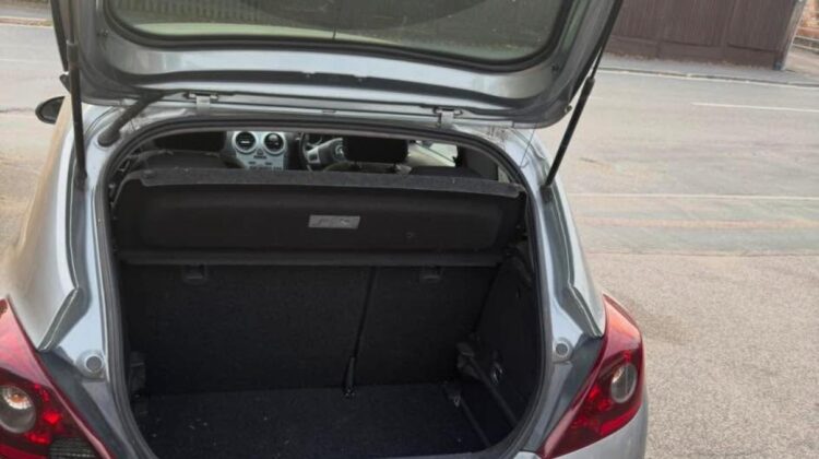 Urgent sale Vauxhall Corsa 1.2 (2010) – FG60 YHW – Long MOT – Well Maintained