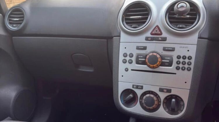 Urgent sale Vauxhall Corsa 1.2 (2010) – FG60 YHW – Long MOT – Well Maintained