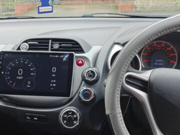 Honda Jazz 2011 1.2 i-VTEC S – 11 month MOT, Full History, New Parts + Smart Screen System