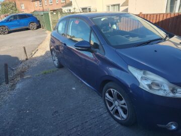 Peugeot, 208, Hatchback, 2013, Manual, 1398 (cc), 3 doors