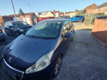 Peugeot, 208, Hatchback, 2013, Manual, 1398 (cc), 3 doors