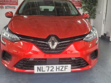 Red Renault Clio