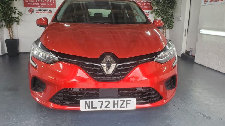 Red Renault Clio