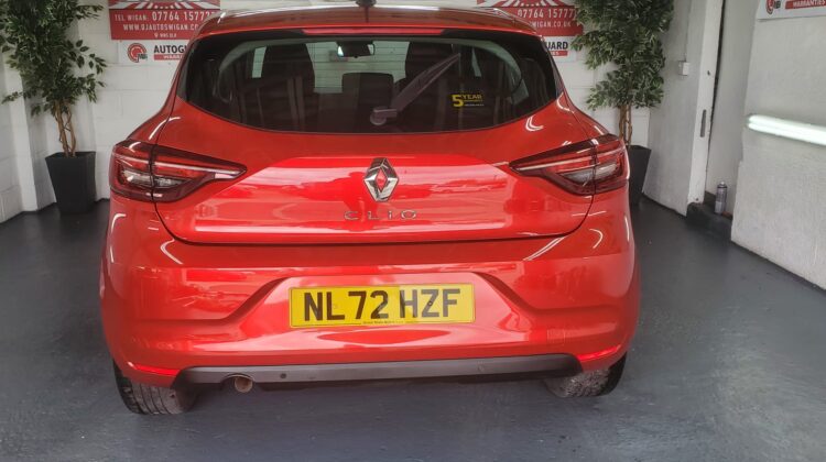 Red Renault Clio