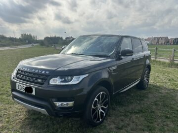 Black Range Rover Sport